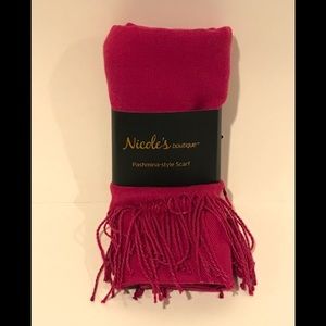 Dark pink Pashmina-style scarf